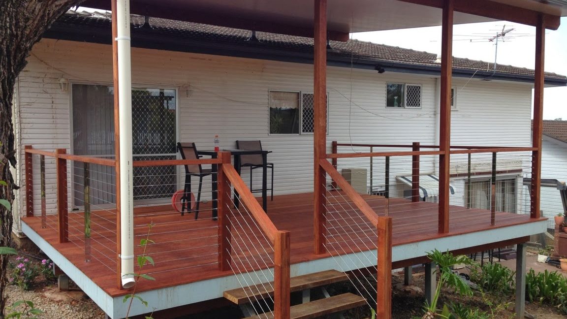 Hardwood deck with cable-wire balustrade and timber steps built by Adam Pykett Carpentry in Brisbane