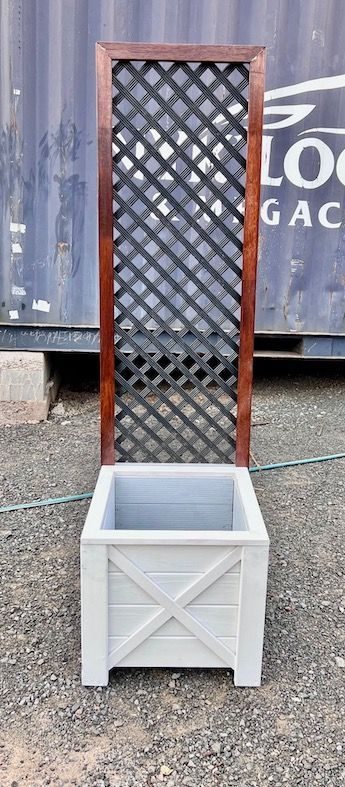 Single Patio Hampton with lattice screen