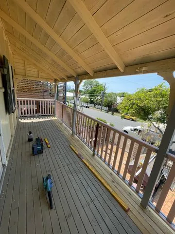 Verandah and rail finish