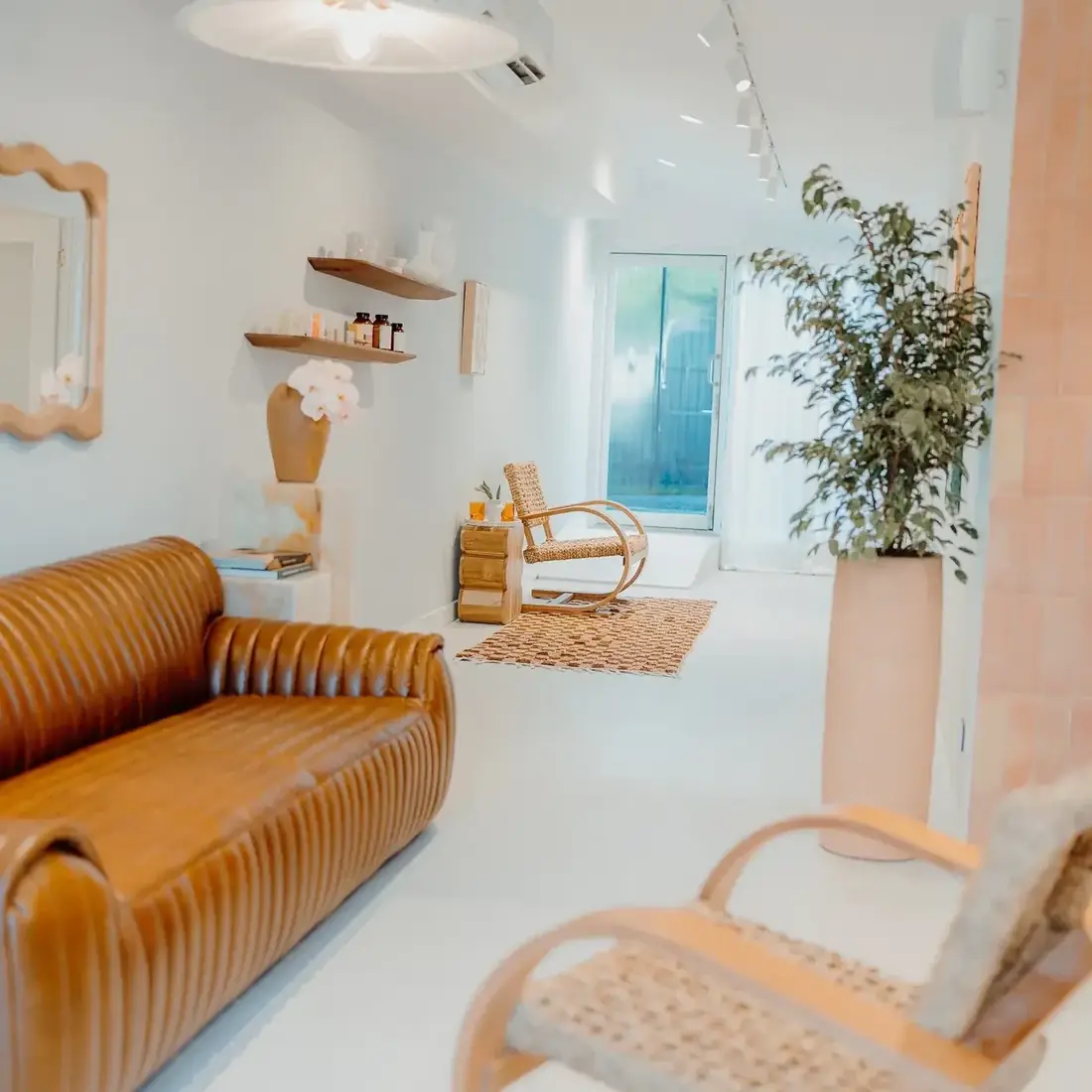 Interior lighting and power installation