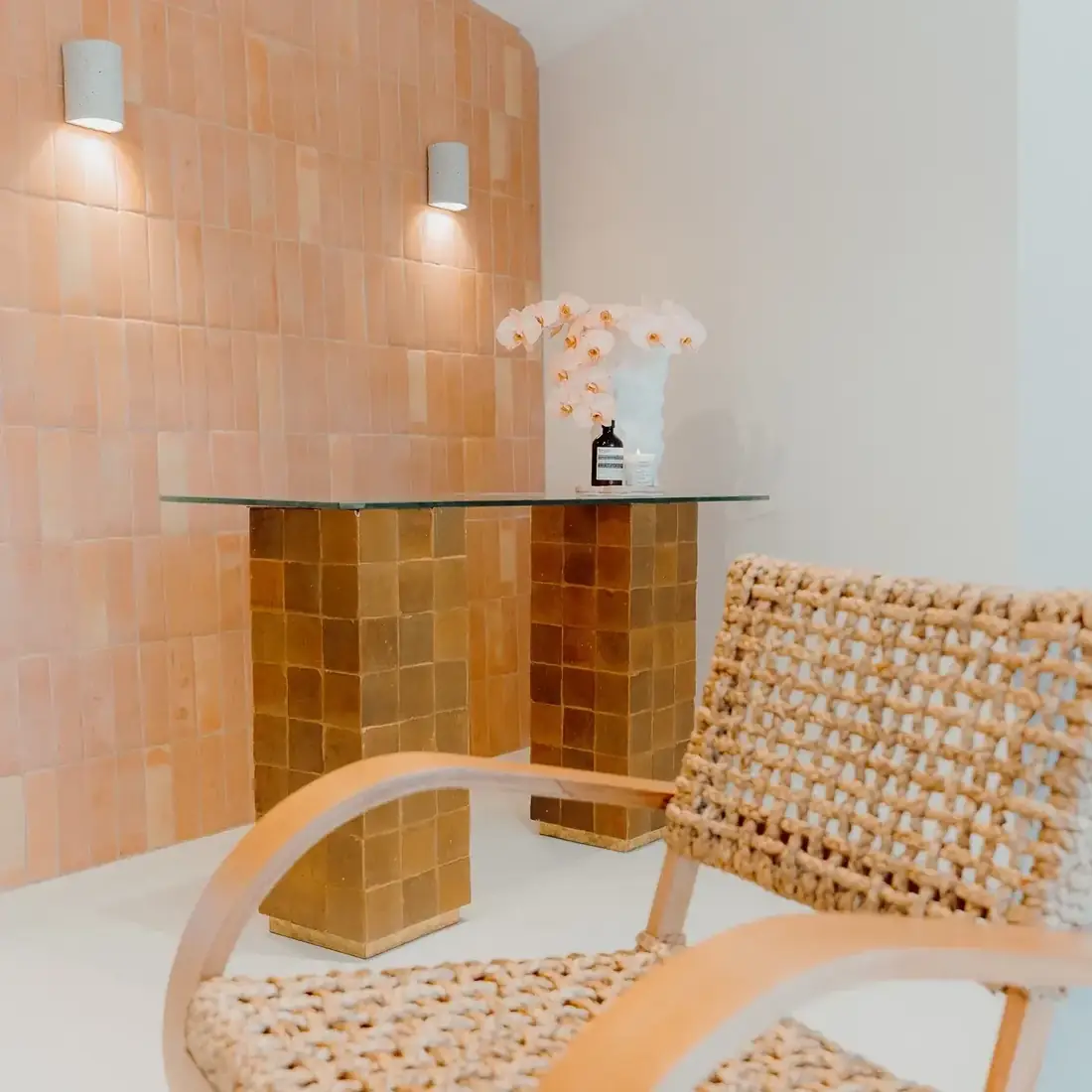 Feature lighting installation in a Brisbane fit-out
