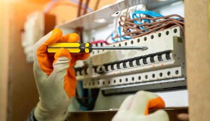 Brisbane electrician carrying out electrical services