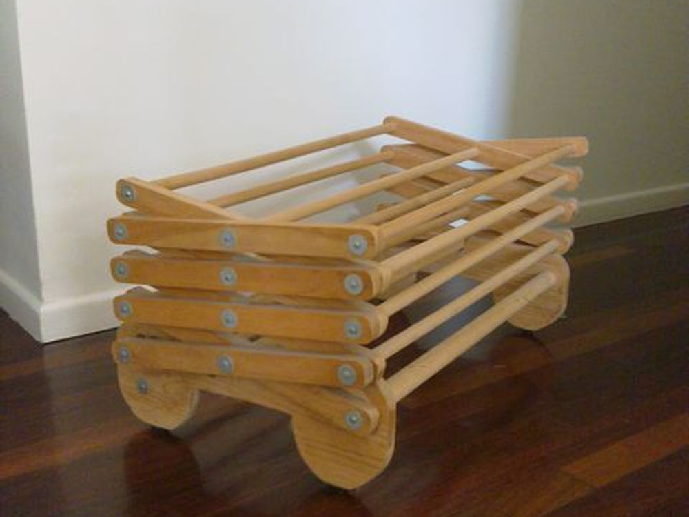 clothes rack (Collapsed)