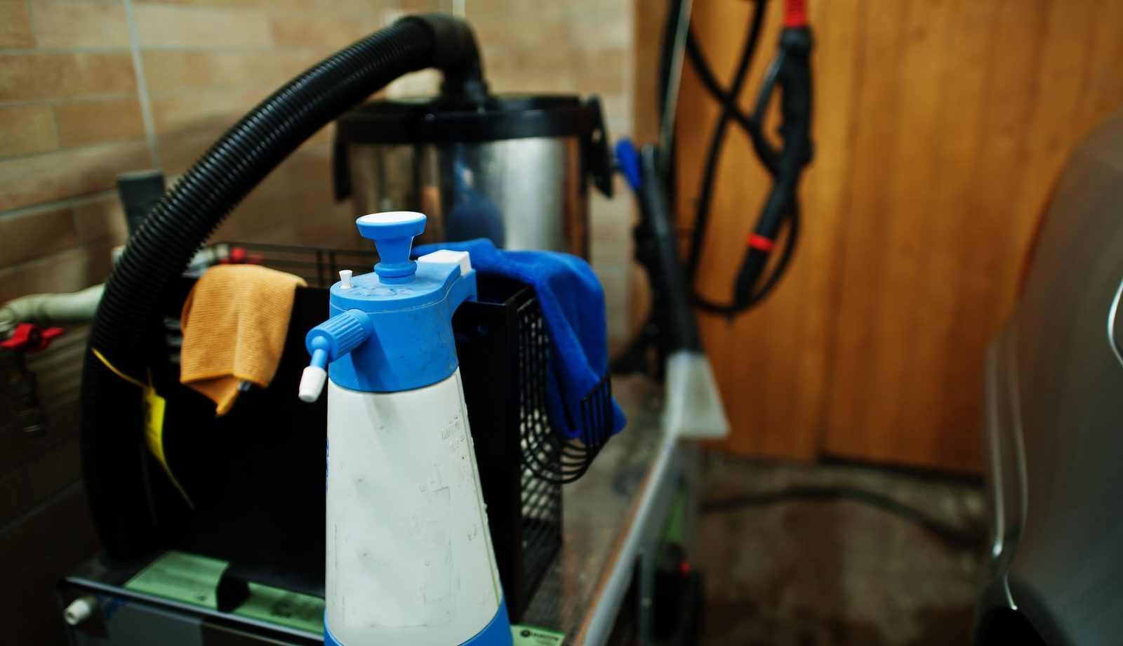 Cleaning spray image from source site