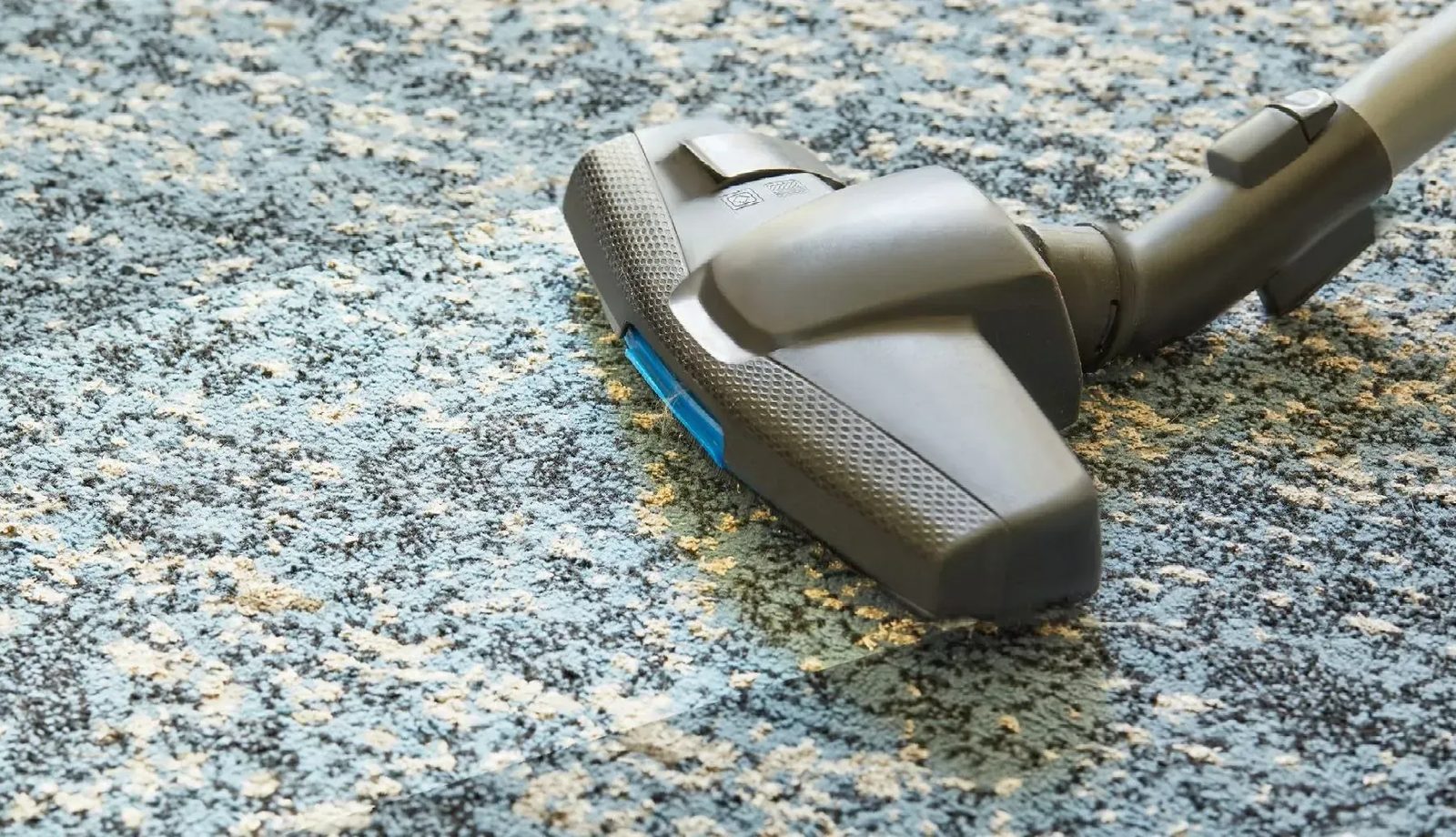 Vacuum cleaning carpet from the Dinno's source site