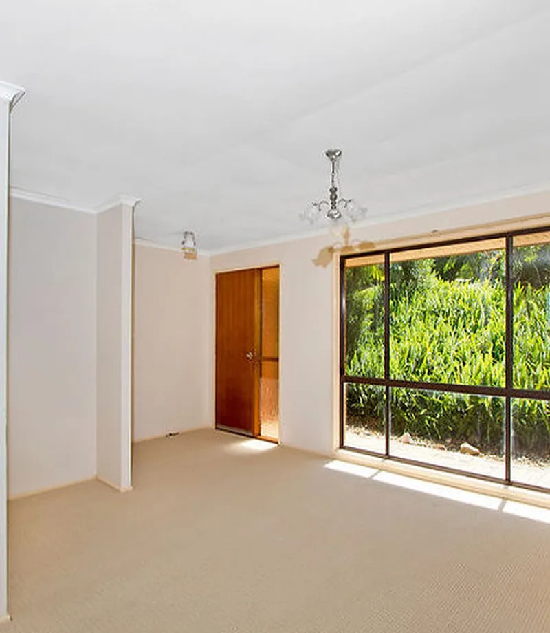 Clean rental property room after carpet cleaning