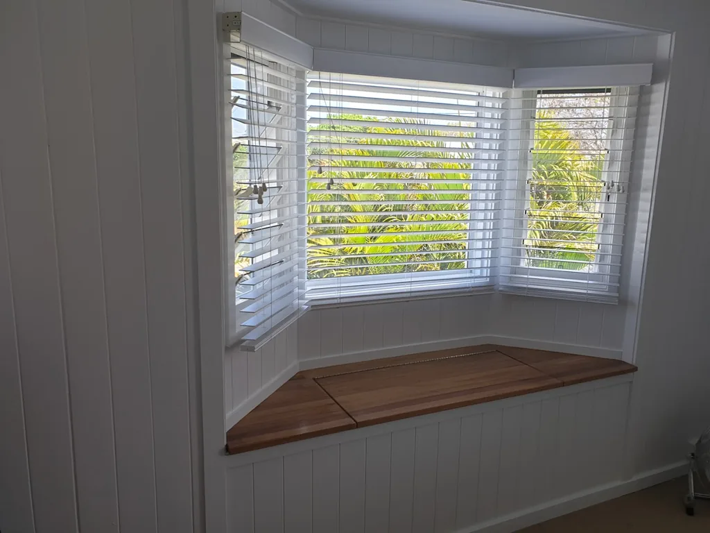 Wynnum 2023 - Queenslander Bay Window views