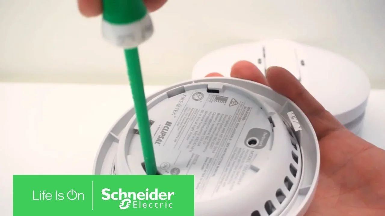 Photoelectric smoke alarm installation