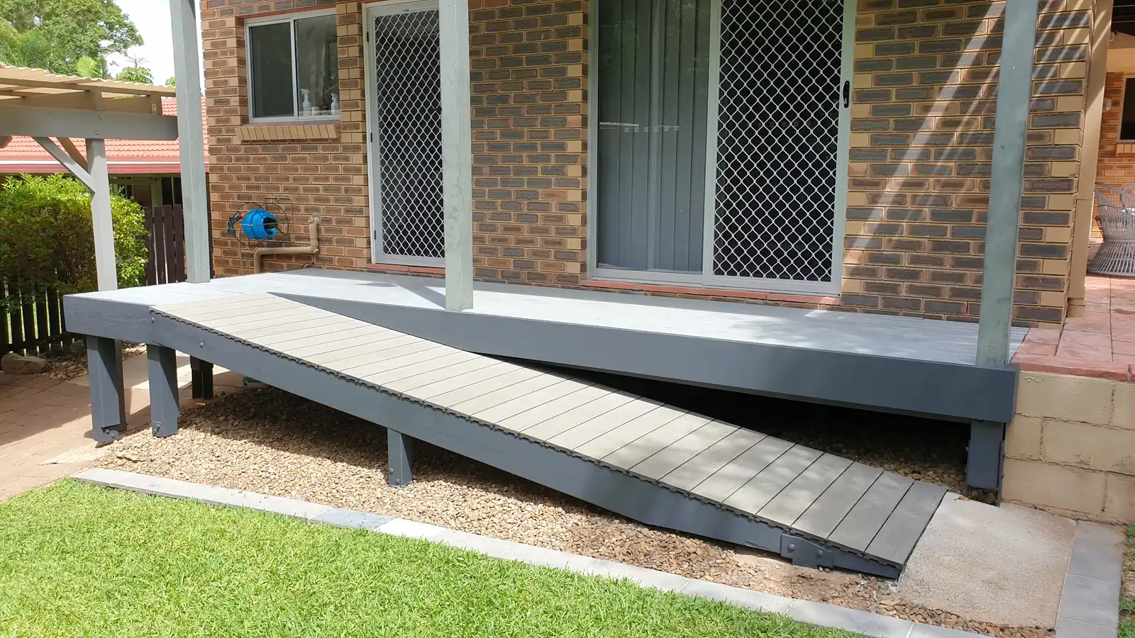 Deck and ramp construction by Handy Husbands