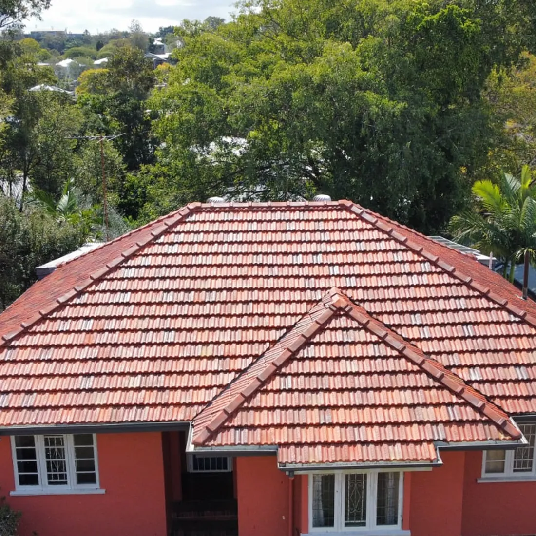 A completed Mahy Painter roof project in Brisbane