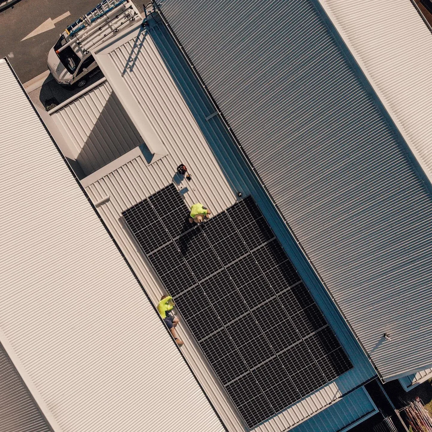 Commercial rooftop solar installation
