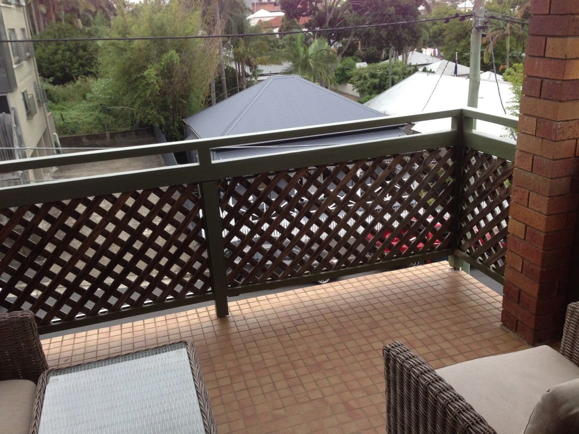 Top rail addition to bring Balustrade up to current regulations