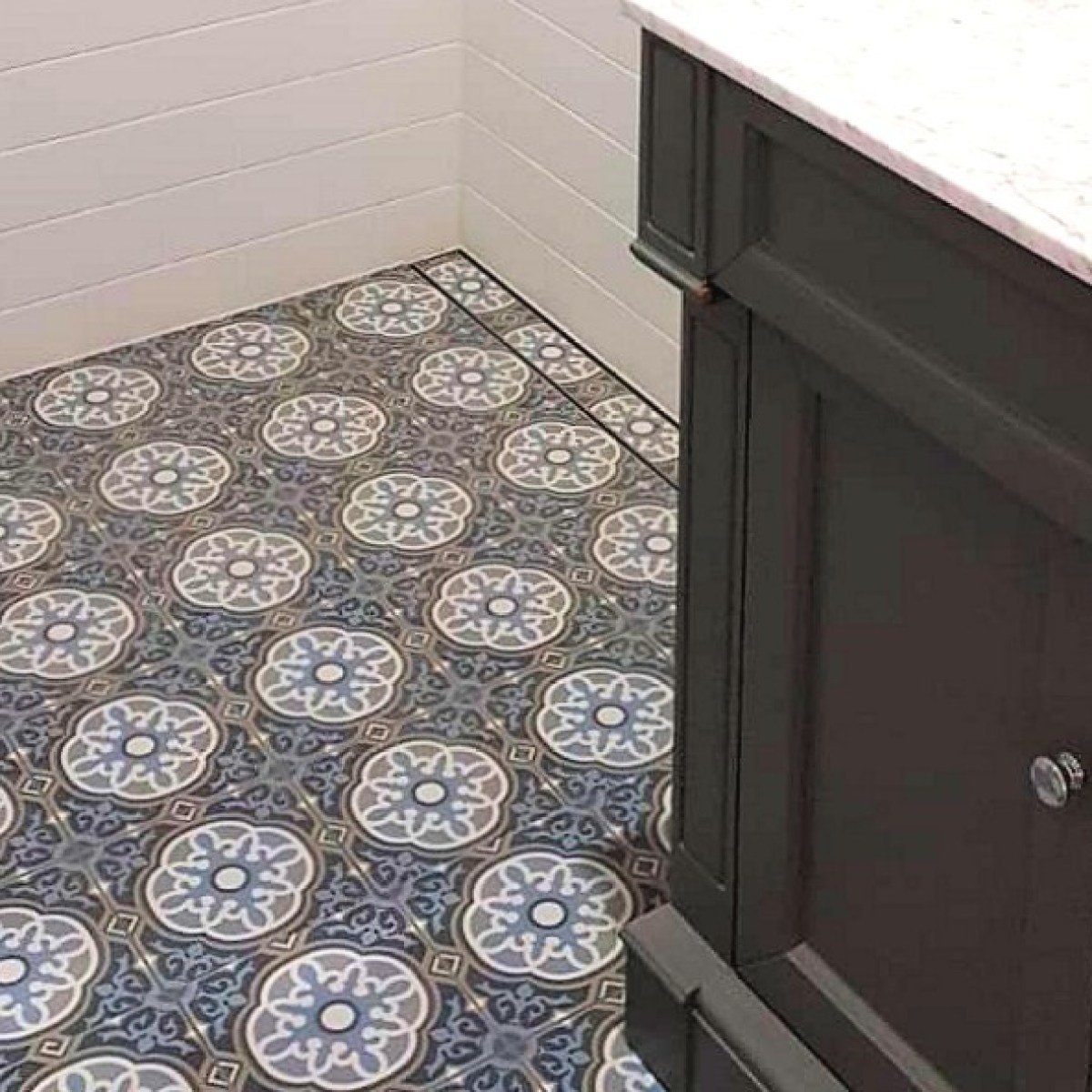 Detailed bathroom tiling by MTS Tiling