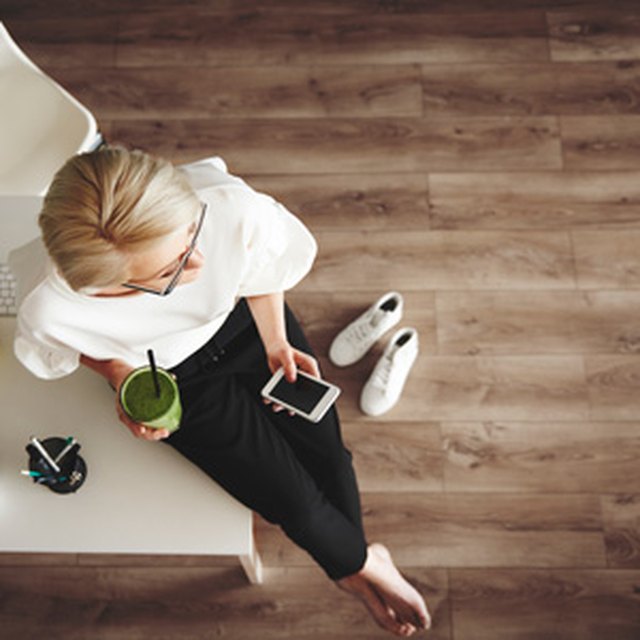Vinyl floor cleaning image from the source site