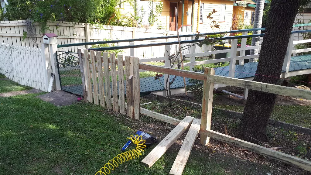 Small Paling Fence Rebuild Gordon Park