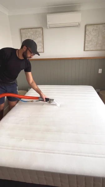 Mattress cleaning service