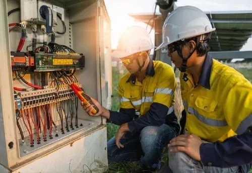 Speedy Electrical electricians on a job site
