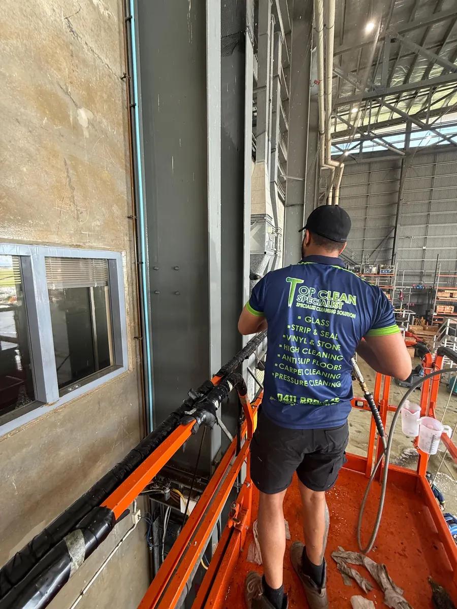 Builder Cleaning by Top Clean Specialist