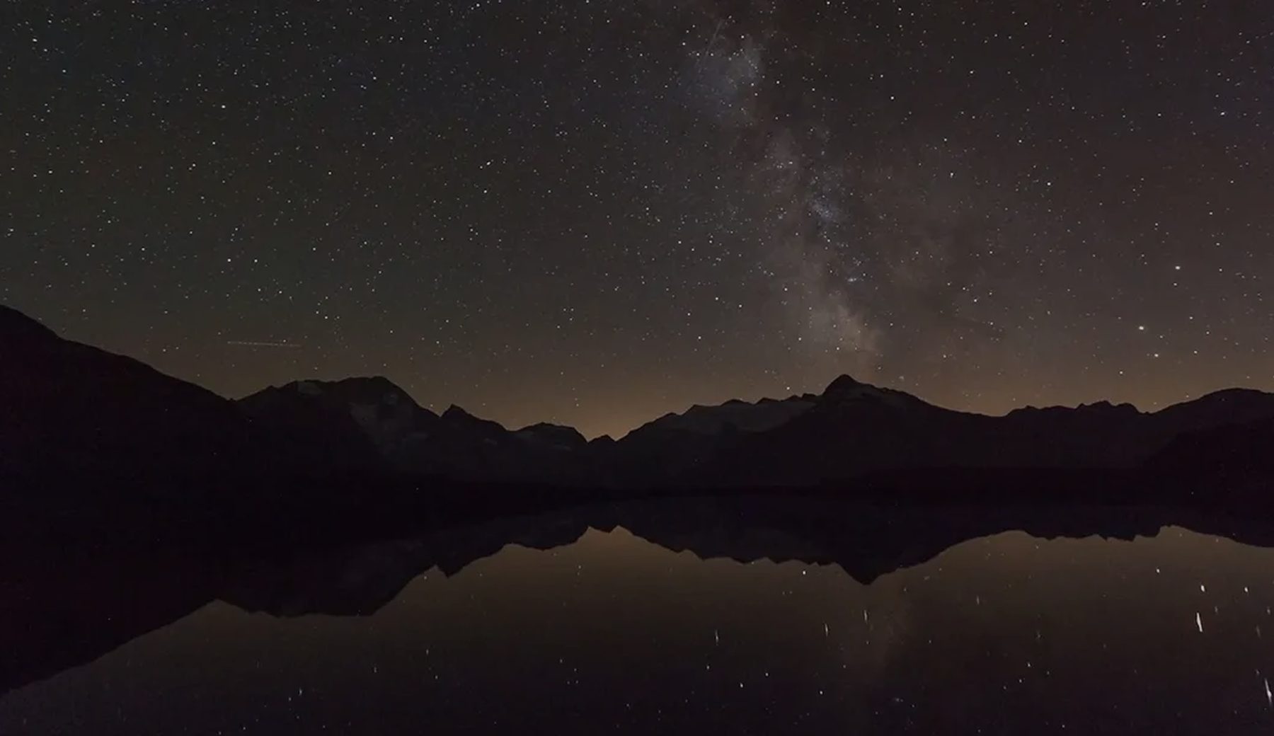 Mountain night image used by Valhalla Muay Thai Stables source site
